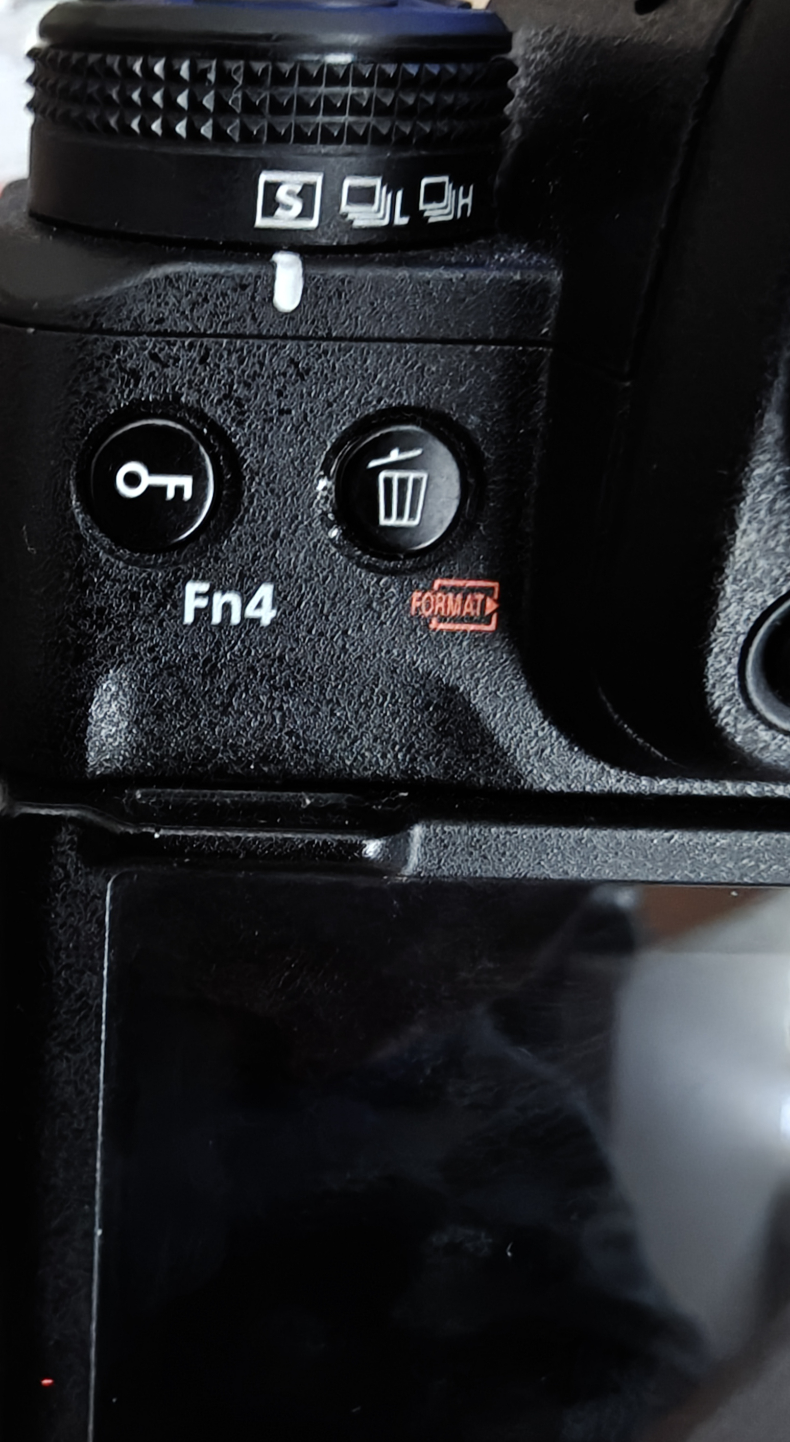 F4